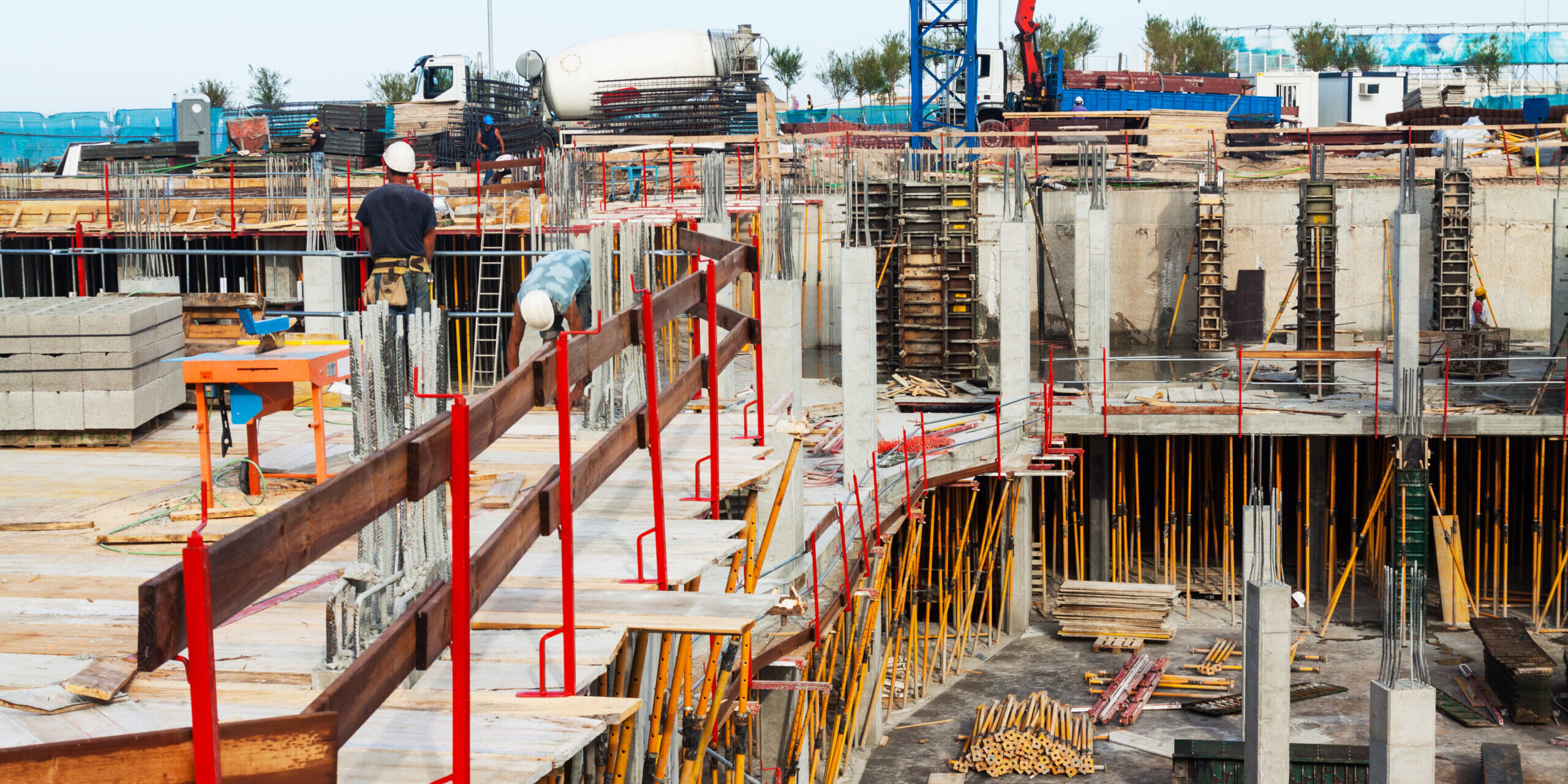 Plac budowy - roboty żelbetowe